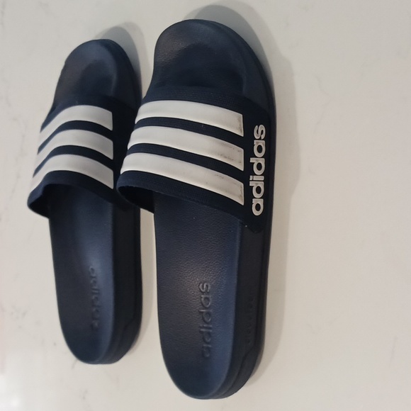 Adidas Adilette Comfort Slides - Picture 2 of 9